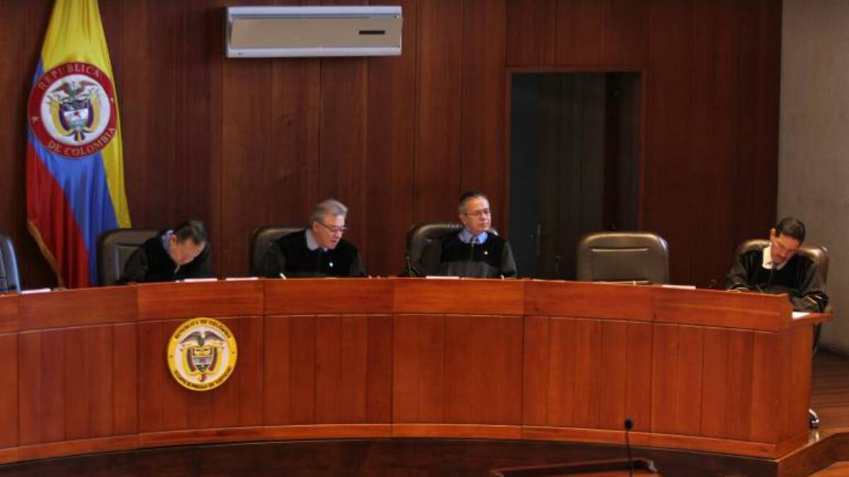 Corte condena a juez que le sopló a sus procesados la orden de captura en su contra