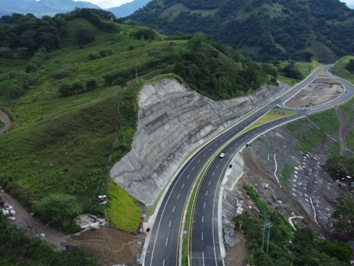 Pacifico 1 cuenta con cierre financiero por $540 mil millones para terminar obras