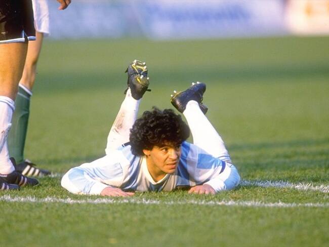 Las patadas más duras que le pegaron a Maradona. Foto: Billy Stickland/Allsport - Getty Images