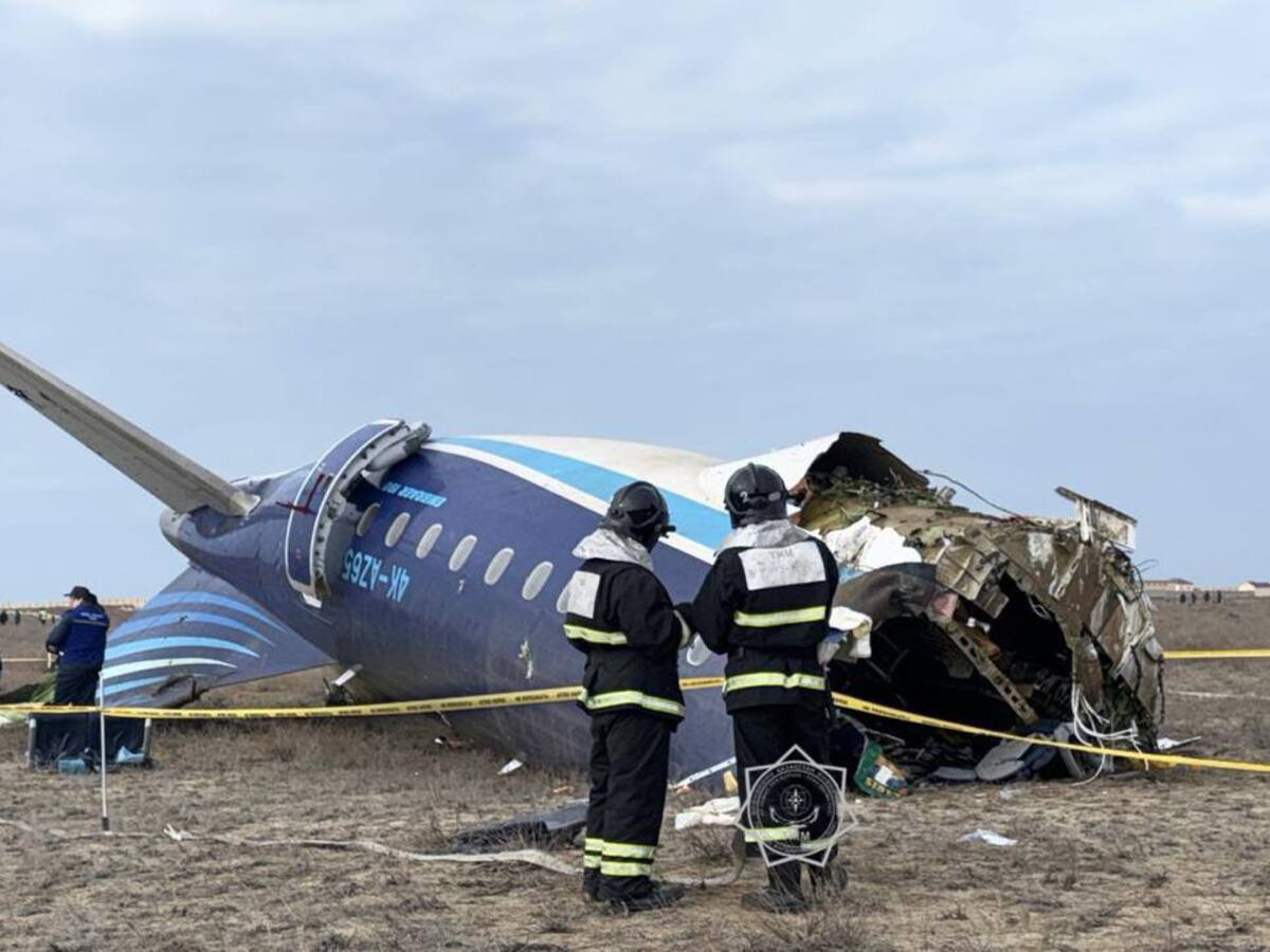 ¿Por qué se estrelló el avión que cayó en Kazajistán? Experto explica los hechos