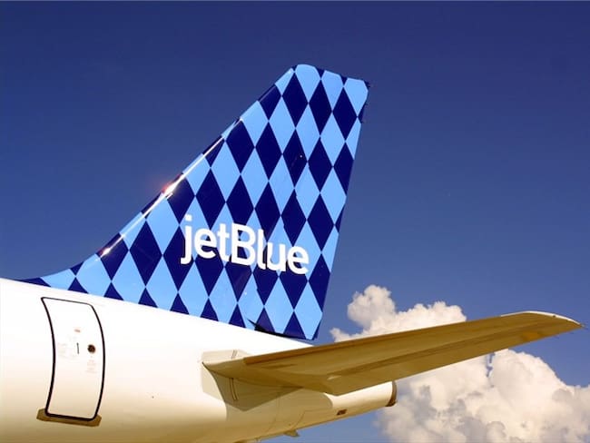Ciudadano denuncia irregularidades en el vuelo Bogotá-Orlado de la aerolínea Jet Blue