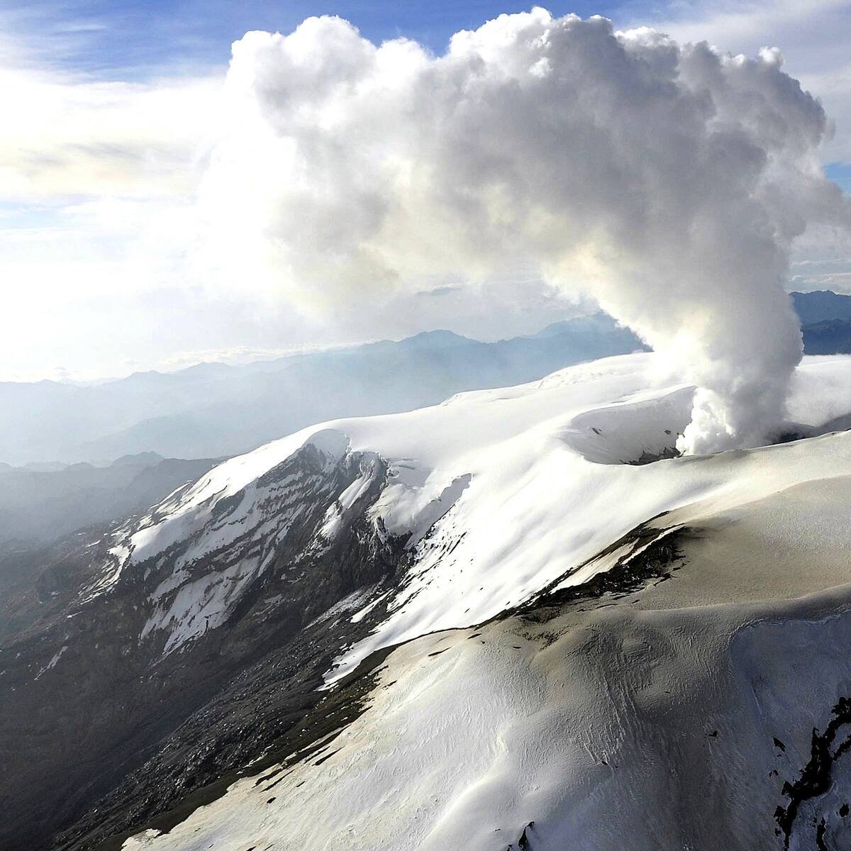 ¿Cuándo fue la última erupción del Volcán Nevado del Ruiz?