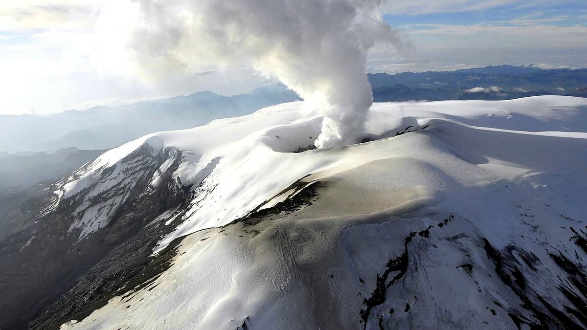 Monitorean el Volcán Nevado del Ruiz por más de 10.000 sismos registrados este 1 de abril