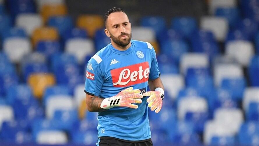 David Ospina debió abandonar el juego al minuto 29 tras el impacto. Foto: Getty Images