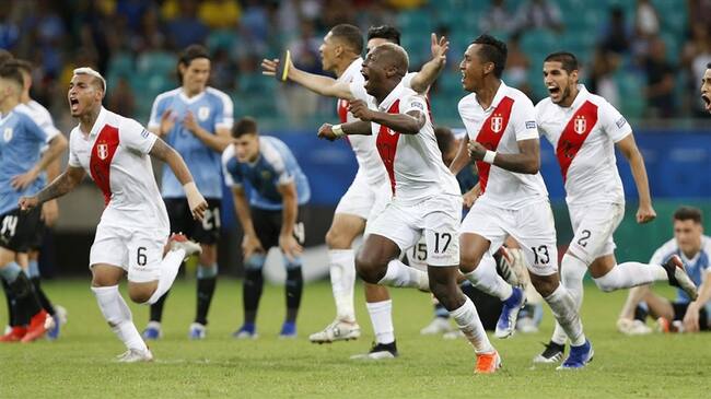El fallo de Luis Suárez en el primer lanzamiento -paró Pedro Gallese- fue decisivo. Luego marcaron por Uruguay Edinson Cavani, Christian Stuani, Rodrigo Bentancur y Lucas Torreira.. Foto: Getty Images