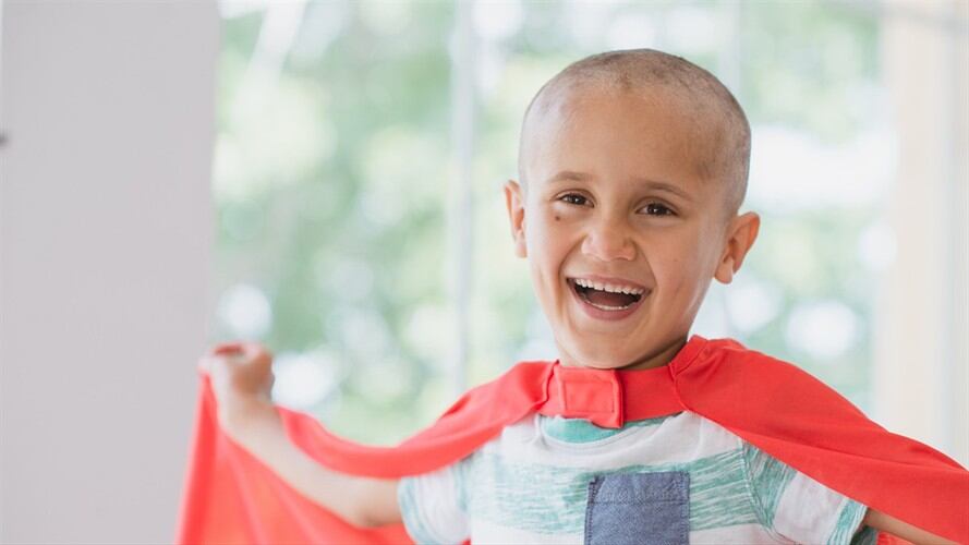 Niño mexicano conmueve las redes sociales al festejar que venció el cáncer. Foto: Getty Images