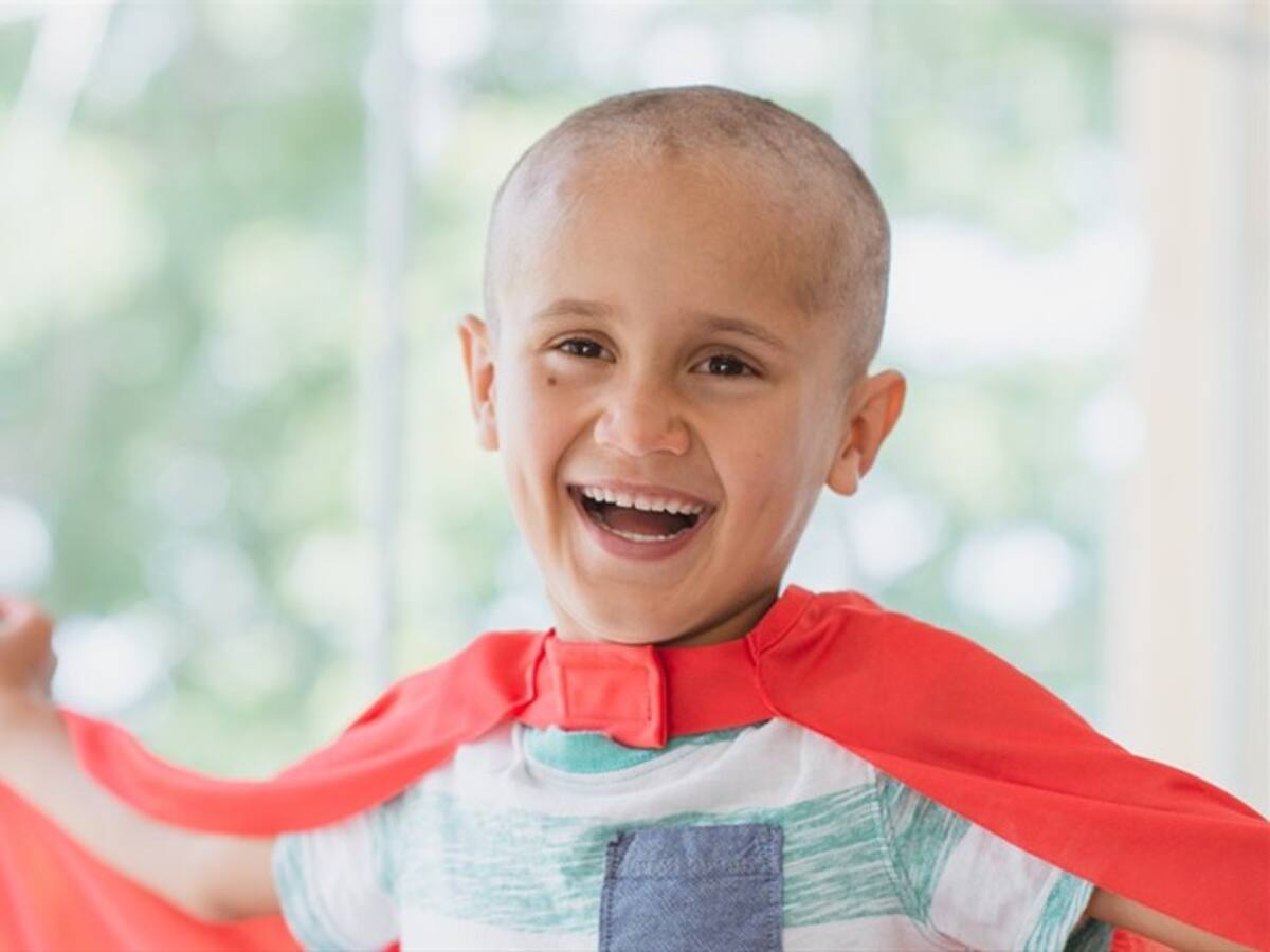 Niño mexicano conmueve las redes sociales al festejar que venció el cáncer