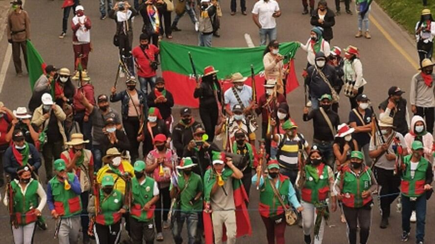 La minga indígena buscó hablar con el presidente y no aceptó la mesa con los ministros propuesta por el Gobierno. Foto: La W.