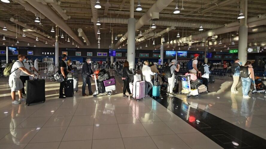 La Cancillería prepara una resolución para auxiliar a los connacionales varados en el exterior. Foto: Getty Images