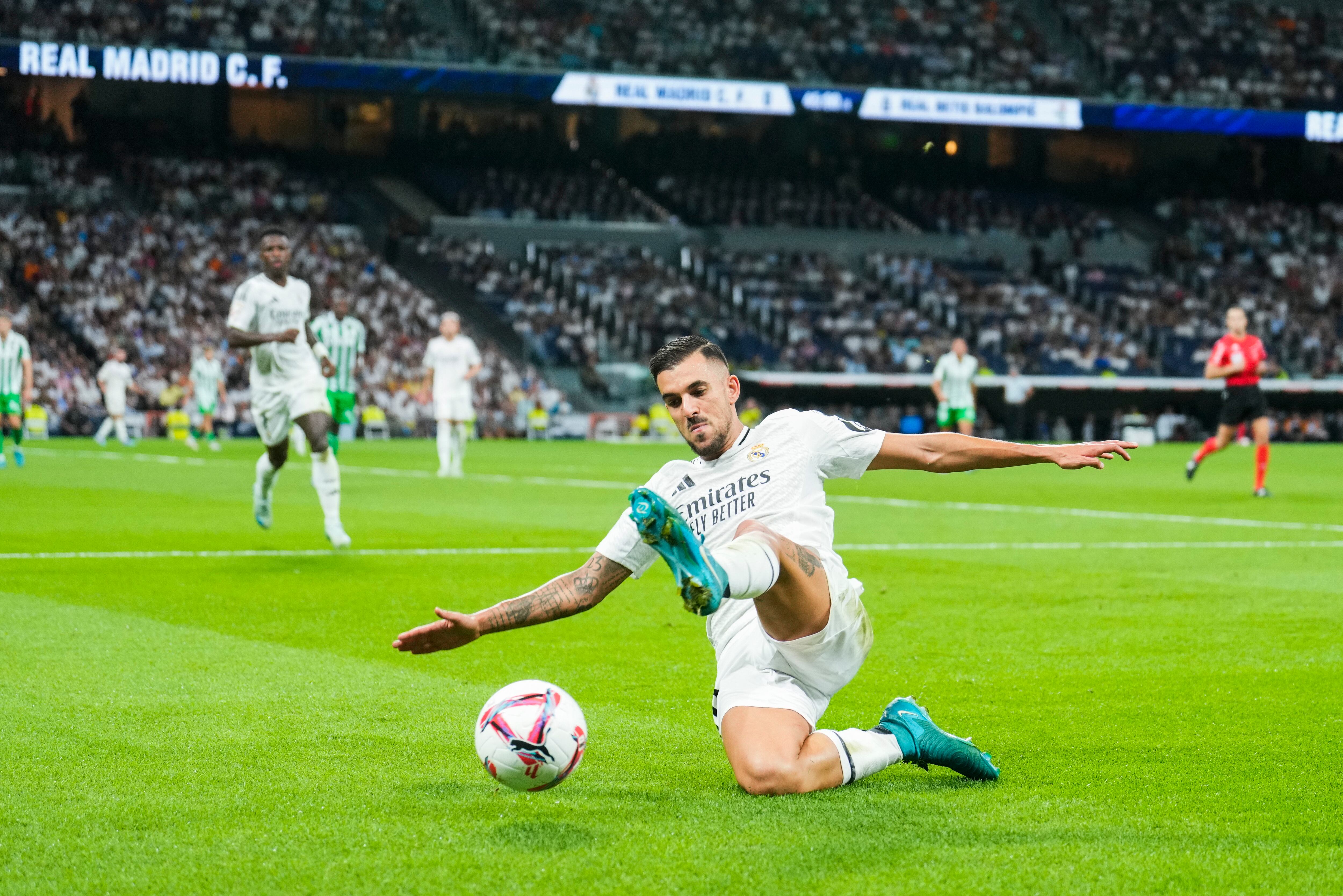 El centrocampista del Real Madrid Dani Ceballos durante el partido de la cuarta jornada de LaLiga entre el Real Madrid y el Real Betis. I Foto: EFE/Borja Sánchez-Trillo.