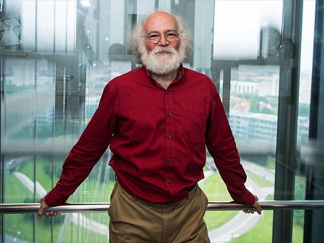 Hay que pensar como niños y vivir el presente: John Cohn, ‘El científico loco’