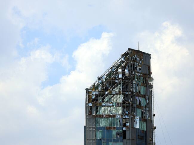 Edificio afectado por misiles de Israel. Foto: EFE/ Abedin Taherkenareh.
