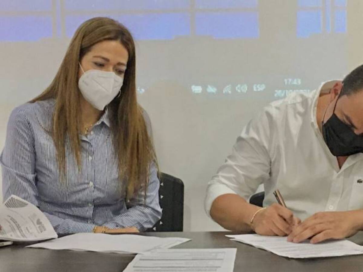 Oficialmente Carlos Román asume de nuevo como alcalde de Girón