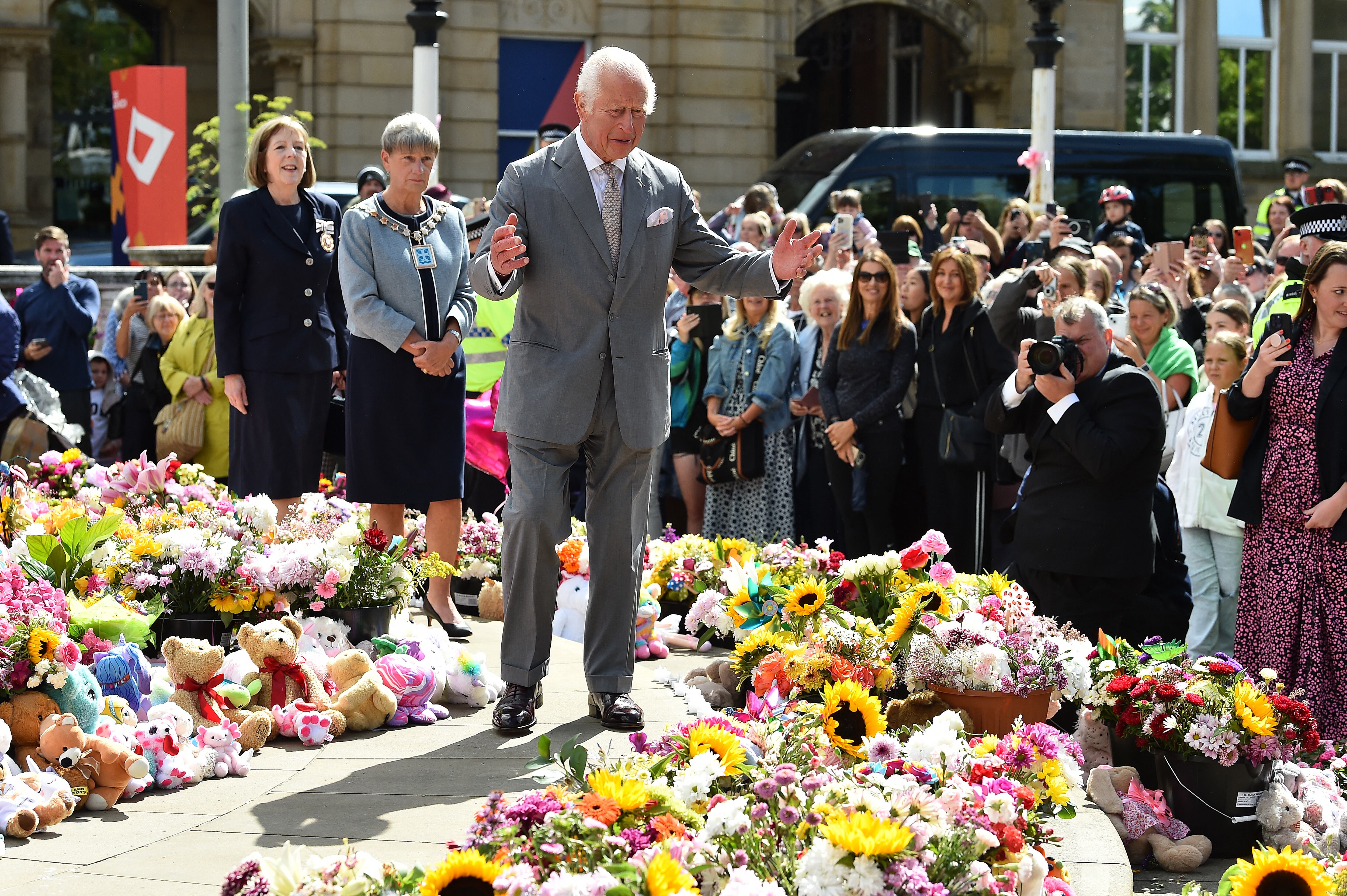 Rey Carlos III visita Southport  Foto:  POWELL/AFP via Getty Images