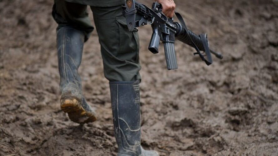 El senador indígena Feliciano Valencia denunció que uno de los grupos armados se atrincheró en una escuela. Foto: Getty Images | Video: Cortesía Sucesos Cauca