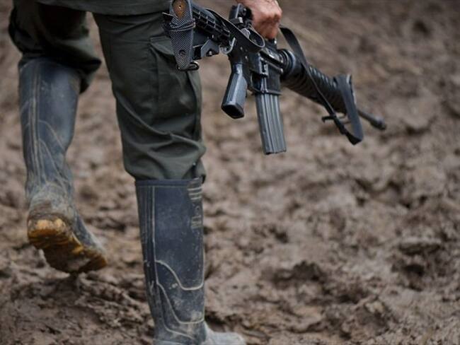 El senador indígena Feliciano Valencia denunció que uno de los grupos armados se atrincheró en una escuela. Foto: Getty Images | Video: Cortesía Sucesos Cauca