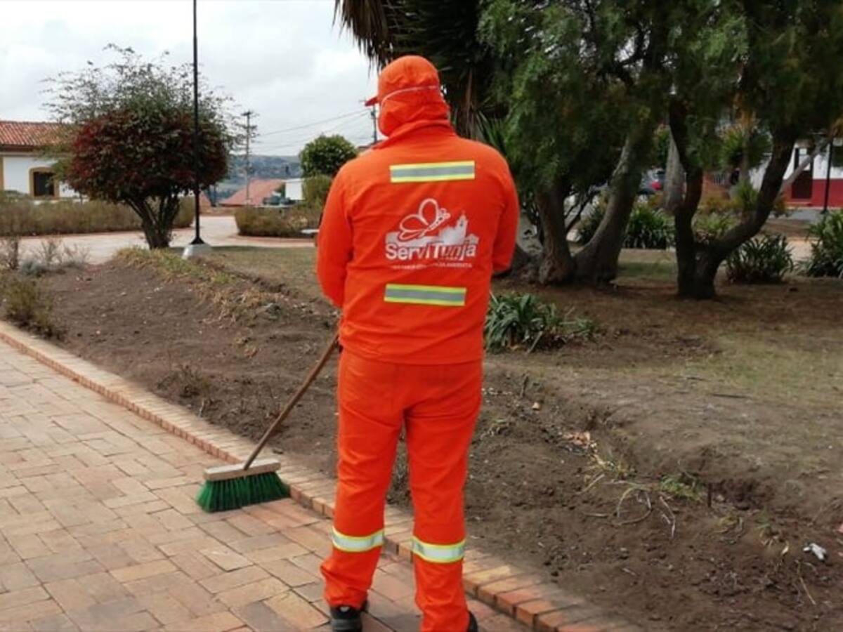 El delicado oficio de limpiar la ciudad de Tunja en medio de la pandemia de la Covid-19