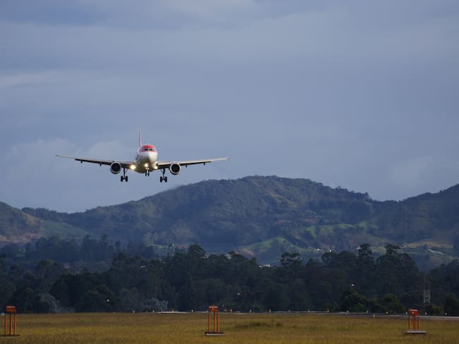 Imagen de referencia de avión en Colombia. Foto: Getty Images.