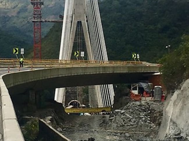 Hay un riesgo en abrir la vía Bogotá- Villavicencio: ministro de Transporte