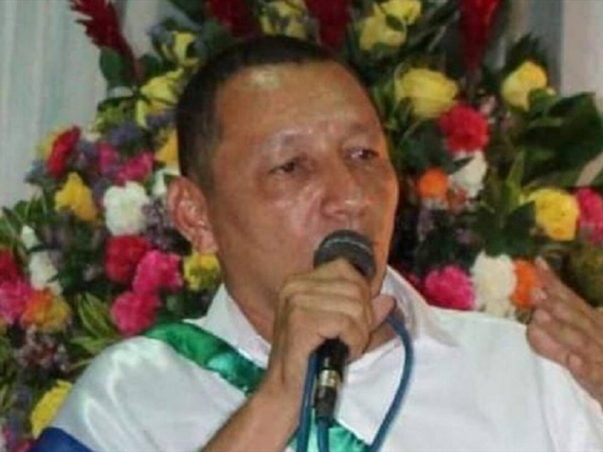 En líos jurídicos alcalde de Cotorra por presuntamente incurrir en doble militancia