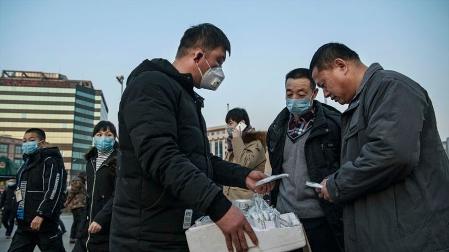 Los síntomas de este virus son similares a los que puede tener un resfriado común: tos severa, fiebre, dificultad para respirar y dolor muscular. Foto: Getty Images