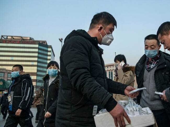 Los síntomas de este virus son similares a los que puede tener un resfriado común: tos severa, fiebre, dificultad para respirar y dolor muscular. Foto: Getty Images