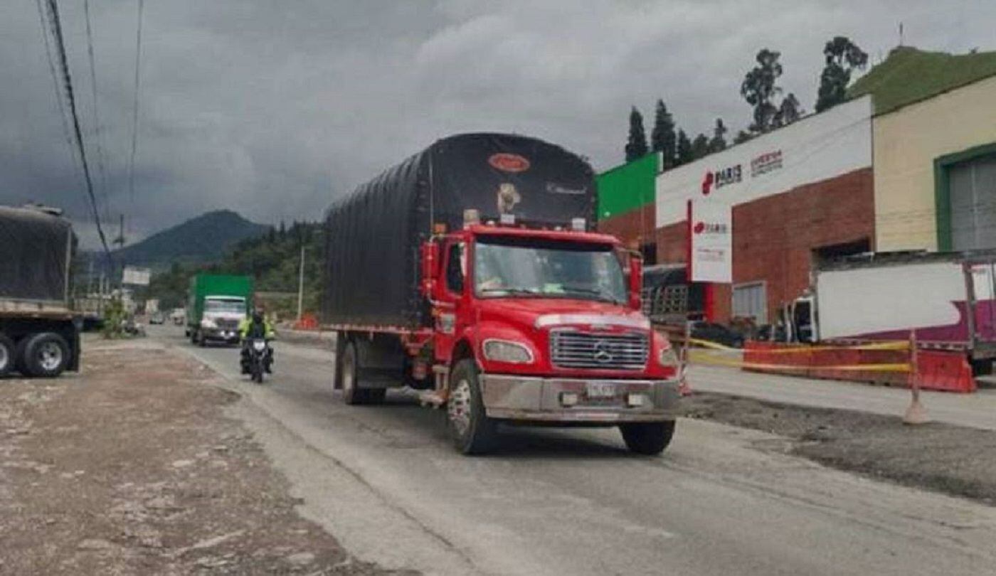 Nuevamente afectados están los transportadores por el cierre de La Línea. Crédito: W Radio.