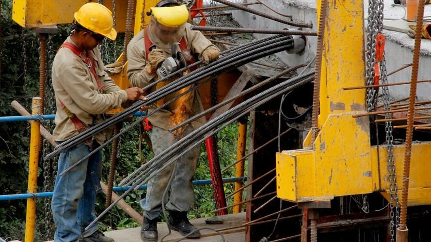 Mintransporte entregó nuevo balance sobre la reactivación de contratos de infraestructura. Foto: Colprensa