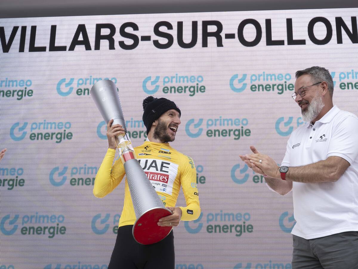 Adam Yates ganó la Vuelta a Suiza; Egan Bernal terminó en el cuarto lugar