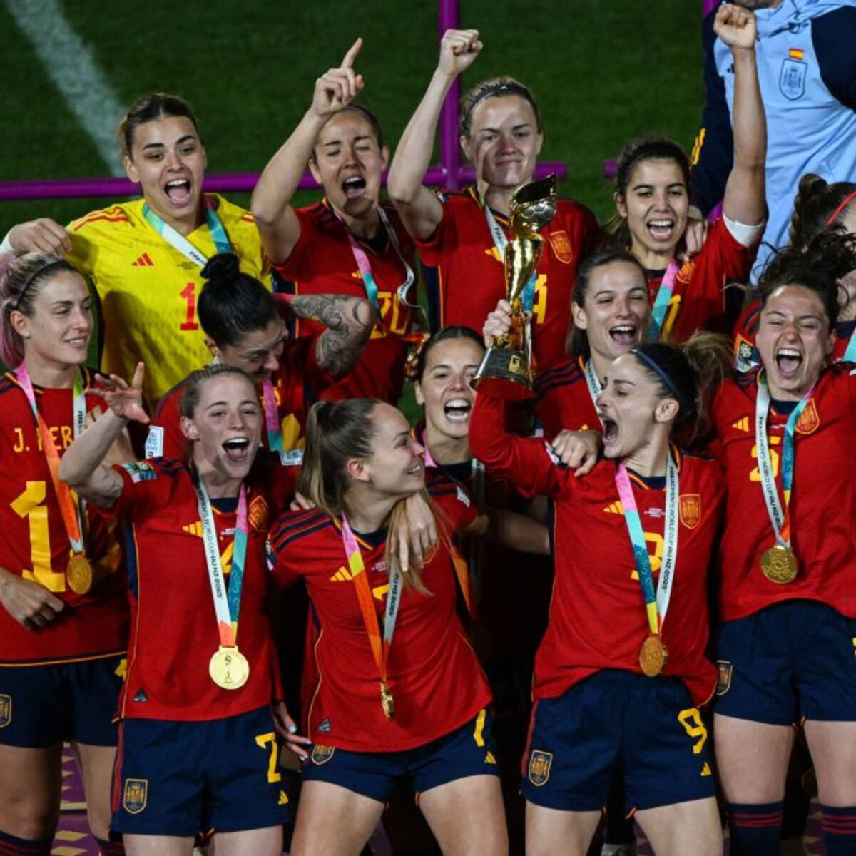 Las futbolistas de la liga española van a la huelga por mejoras salariales