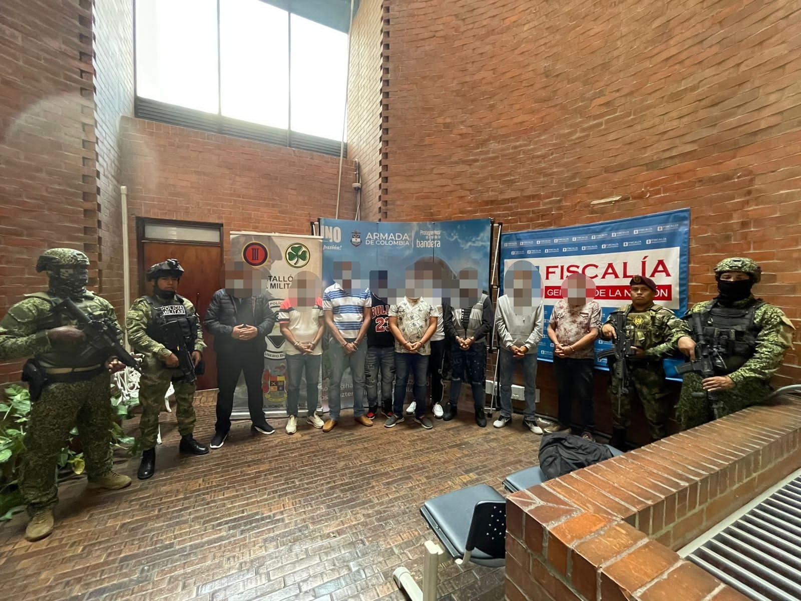 Capturaron a 12 personas especializadas en la construcción de semisumergibles para transportar cocaína hacia Centroamérica y Europa. Foto: Armada Nacional