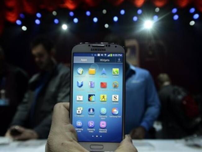A propósito del lanzamiento del Samsung Galaxy S4, ¿está satisfecho con su teléfono celular o quisiera tener un nuevo?