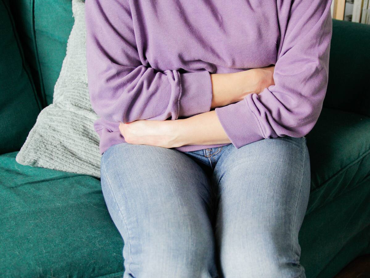 ¿Qué es el colon irritable? Síntomas y tratamiento, según experta