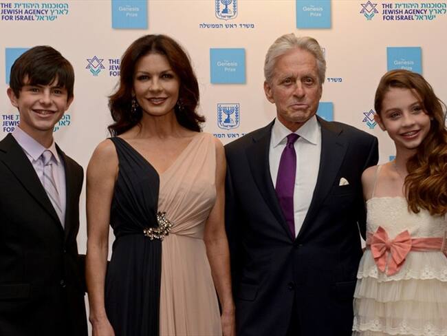 La actriz Catherine Zeta-Jones con su familia. Foto: Getty Images