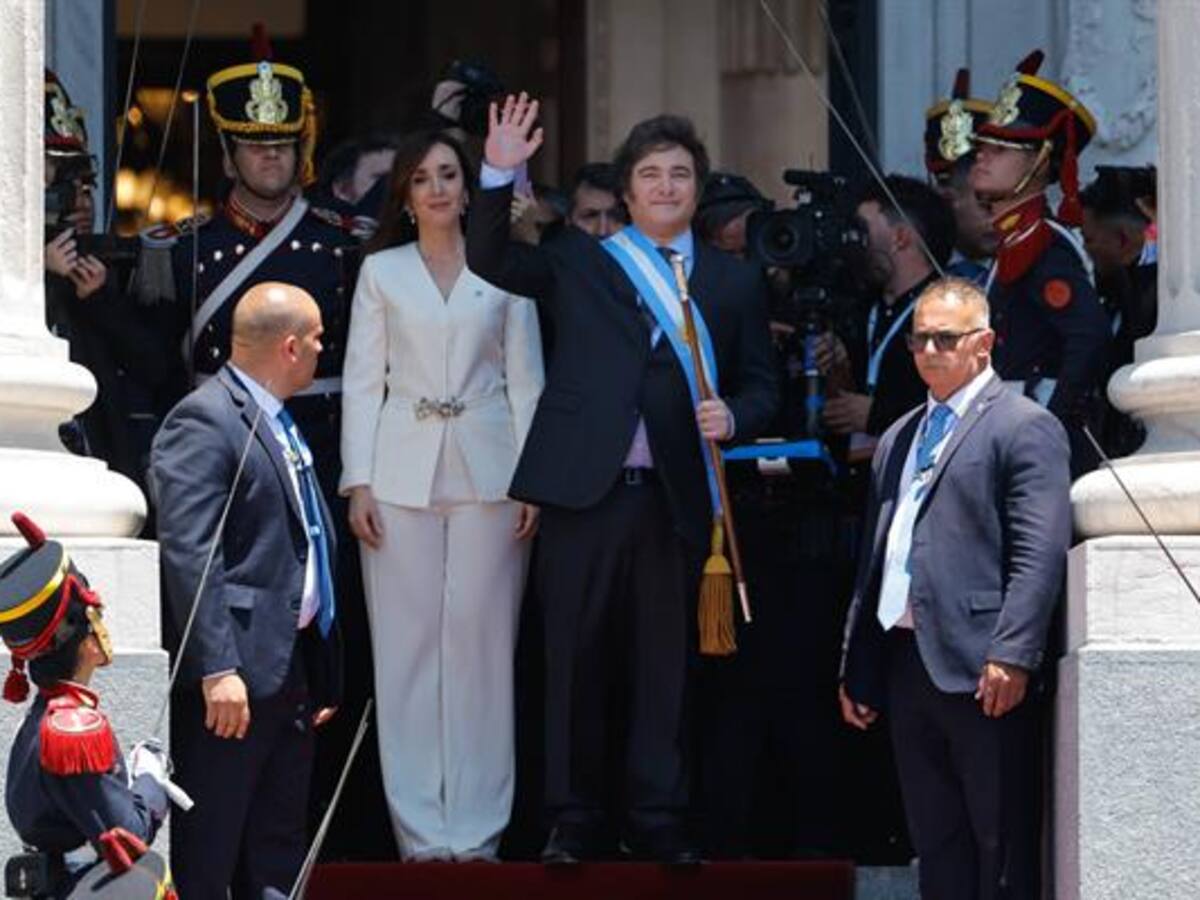 Javier Milei juró “por Dios y por la patria” como nuevo presidente de Argentina