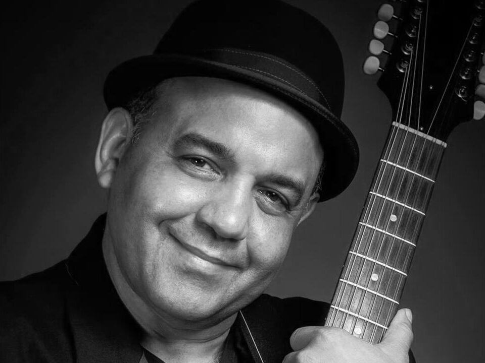 Juan Carlos Formell, bajista de Los Van Van. Foto: Facebook.