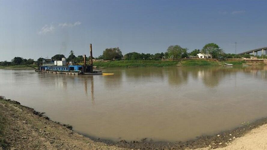 Según Cormagdalena, el objetivo del dragado contratado es inducir el caudal del río Magdalena hacia el brazo izquierdo. Foto: Cortesía Cormagdalena