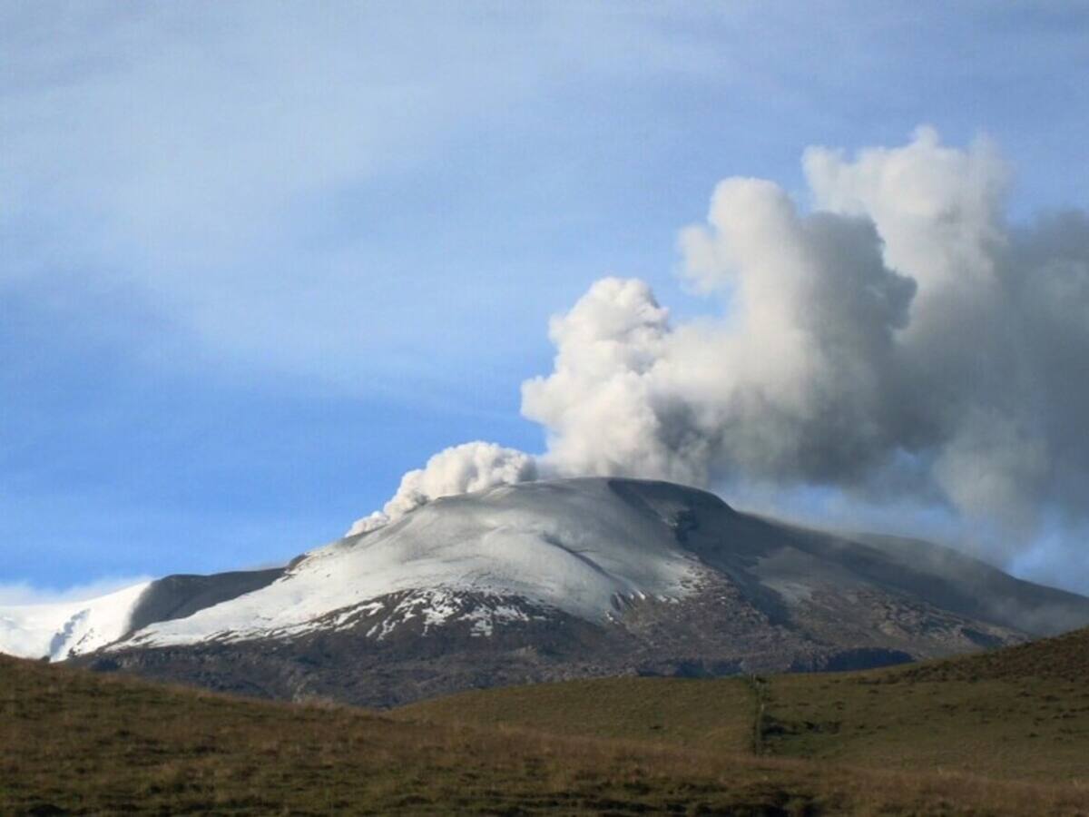 Servicio Geológico Colombiano alertó sobre actividad del volcán Nevado del Ruiz