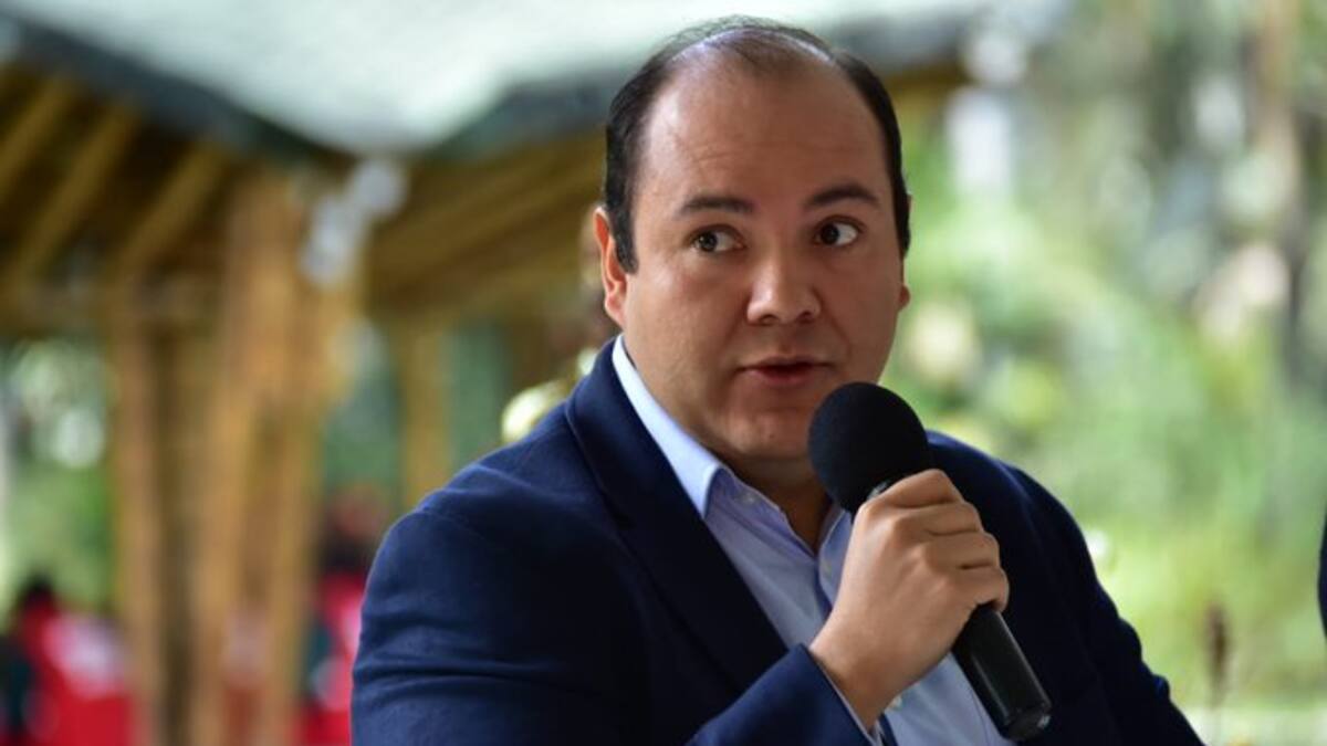 Prorrogan encargo del Superindustria, Juan Camilo Durán