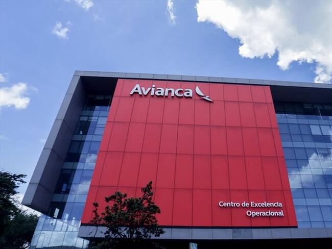 Tras fallo de la Corte Suprema en tres tutelas de pilotos despedidos, Avianca se pronunció. Foto: Colprensa