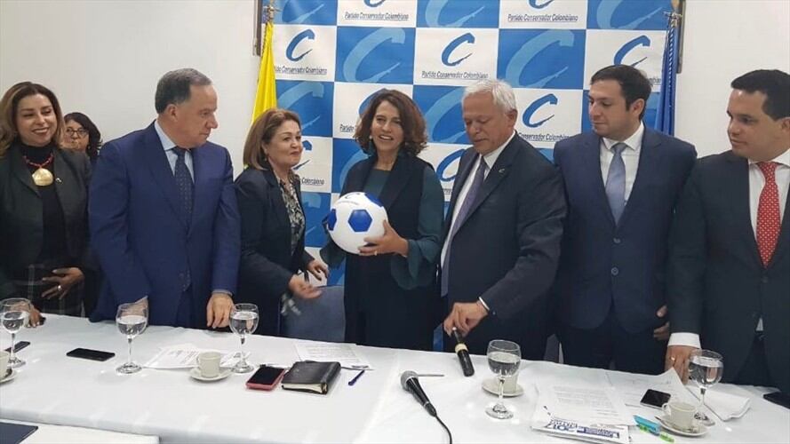 Por unanimidad, la bancada de congresistas y el Directorio Nacional del Partido Conservador decidió declararse como parte de la coalición de gobierno del presidente Iván Duque. Foto: Lucas Pombo (W Radio)