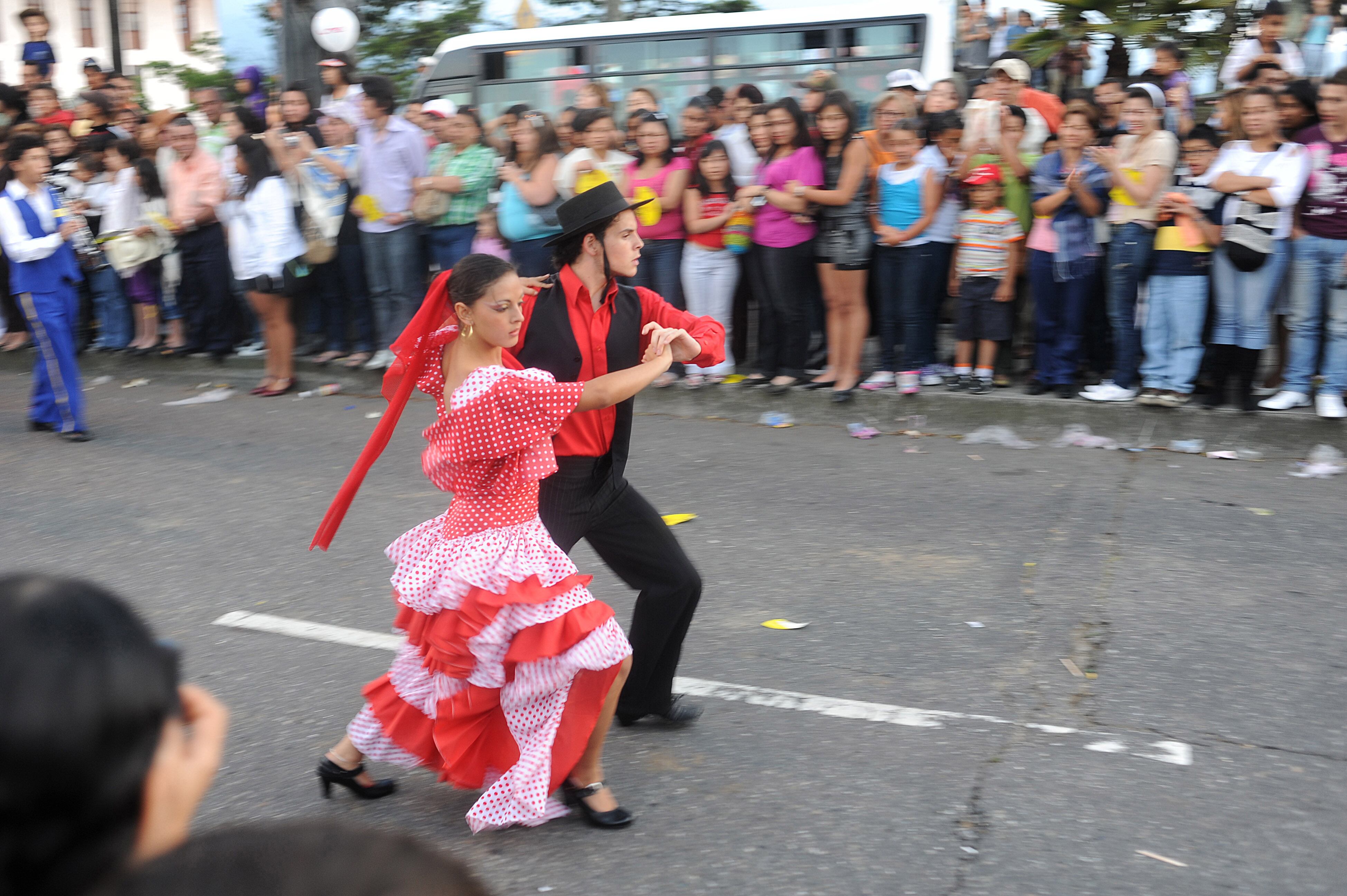 Carnaval en la ciudad durante la 'Feria anual de Manizales', 5 de enero de 2010. Foto de Kaveh Kazemi/Getty Images.