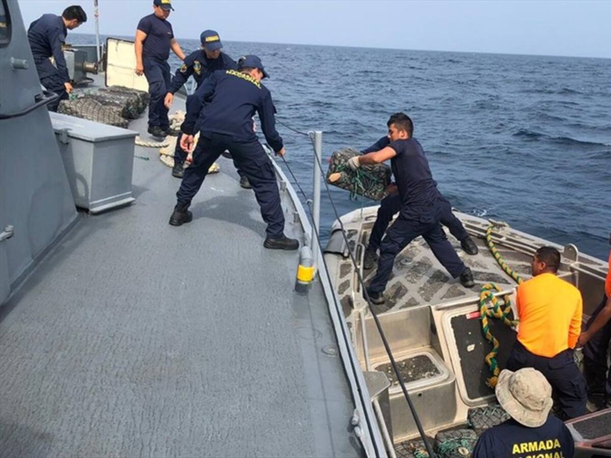 Denuncian alquiler de lanchas para "pegar" droga a buques que salen de Santa Marta