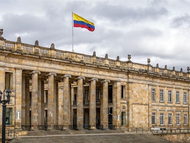 Revive debate en el Congreso sobre las curules de paz