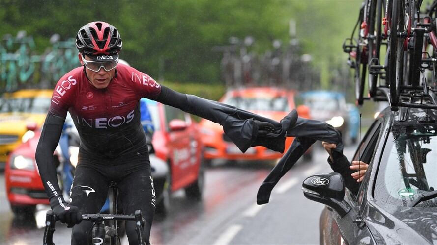 El ciclista británico Chris Froome sufrió una fuerte caída durante el reconocimiento de la contrarreloj de la Dauphiné en Roanne. Foto: Getty Images