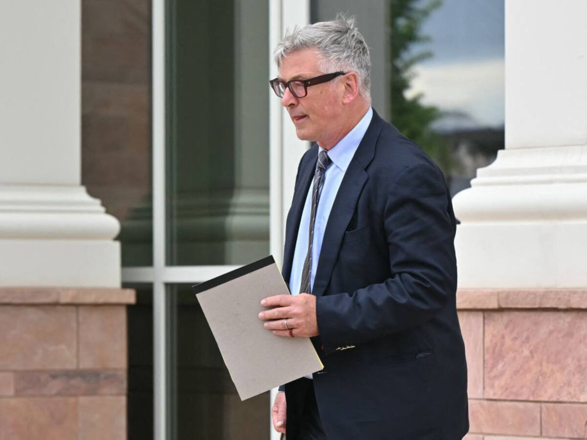 Alec Baldwin llega a un tribunal de Santa Fe para una audiencia previa por el caso ‘Rust’