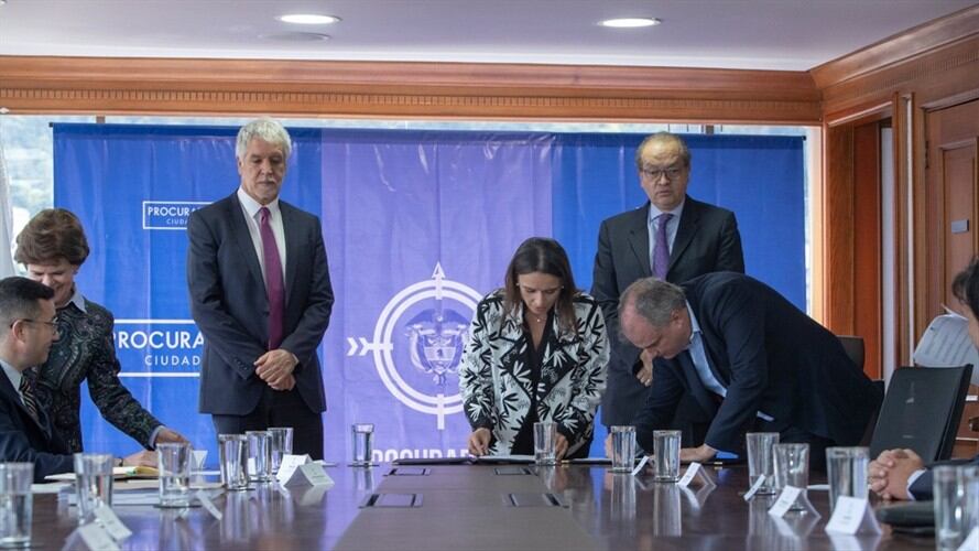 Memdorando de entendimiento para la continuidad del SITP zonal. Foto: Alcadía de Bogotá