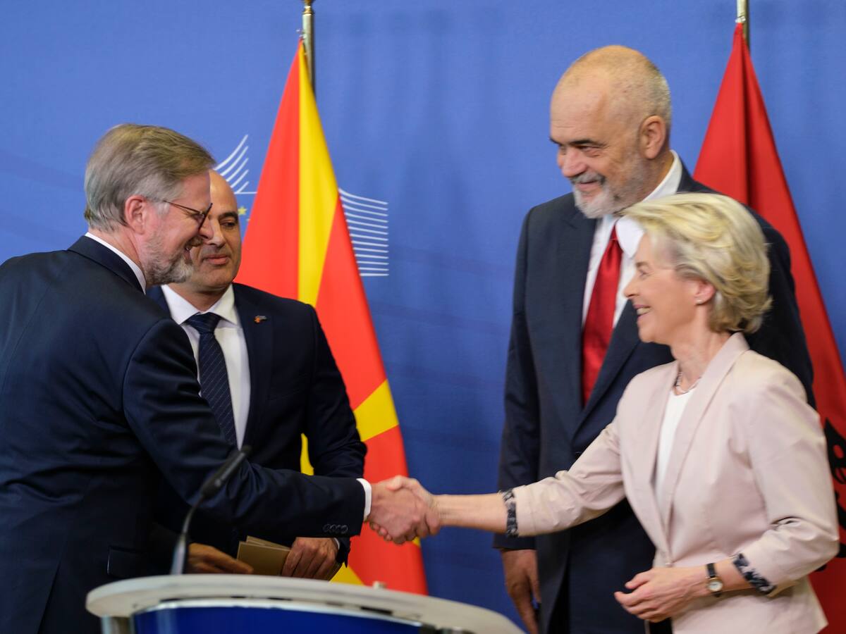 La UE abre las negociaciones de adhesión de Albania y Macedonia del Norte