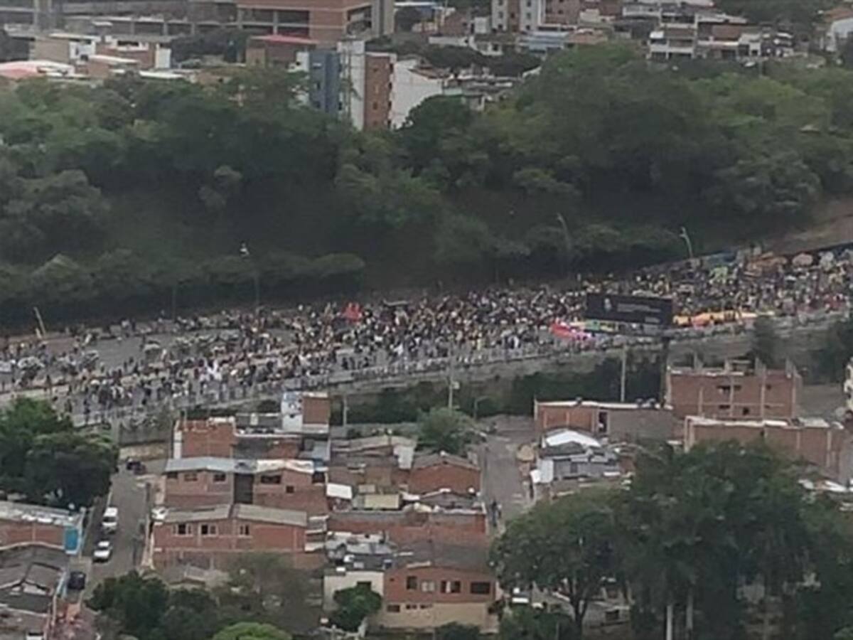 En disturbios y desmanes terminaron las manifestaciones de Floridablanca
