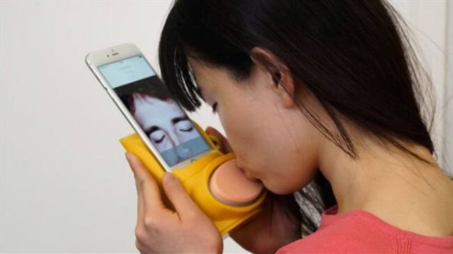 ¿Podrá el Kissenger acercar a las personas a la distancia? Foto: BBC Mundo